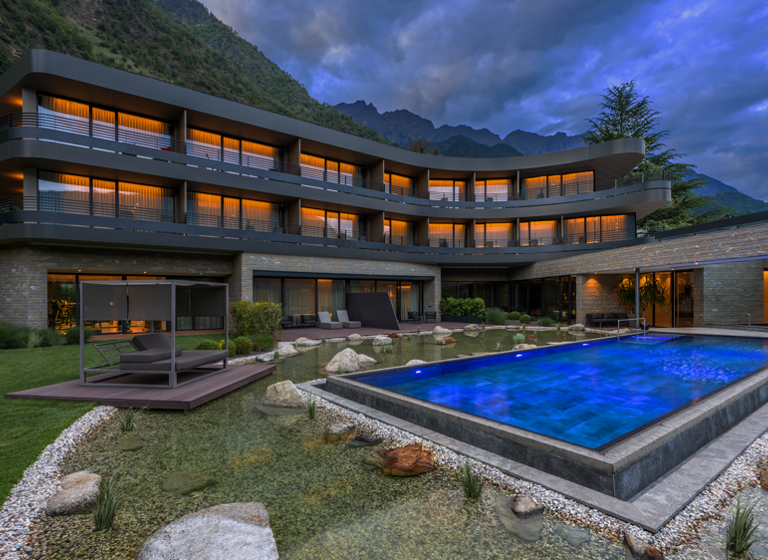 hotel-abends-dunkler