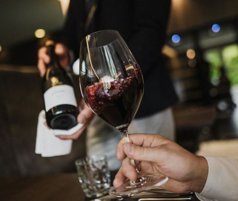 Rotwein in unserem Vinum Hotel Südtirol