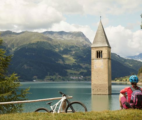 What to see in Meran: Bike tour to Lake Resia